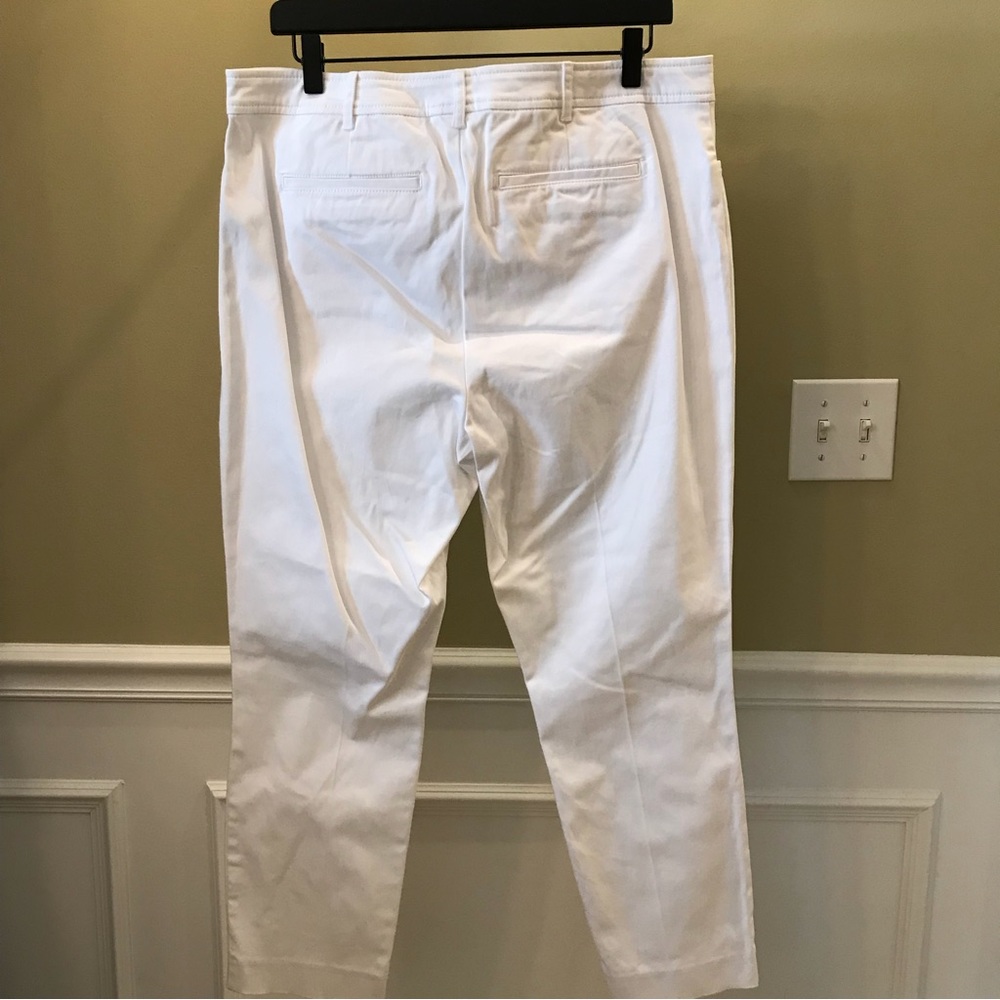 Lauren Ralph Lauren White Pants, Size 14. - Picture 5 of 7